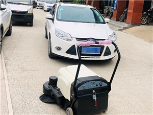 DW-1060手推式扫地机服务于人行横道 
